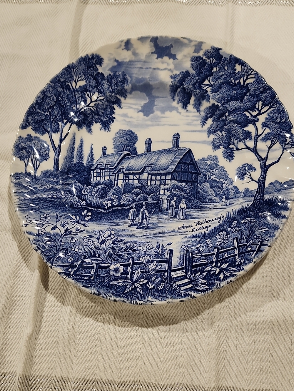 Blue Transferware 'Anne Hathaway's Cottage' Decorative 10" Dinner Plate